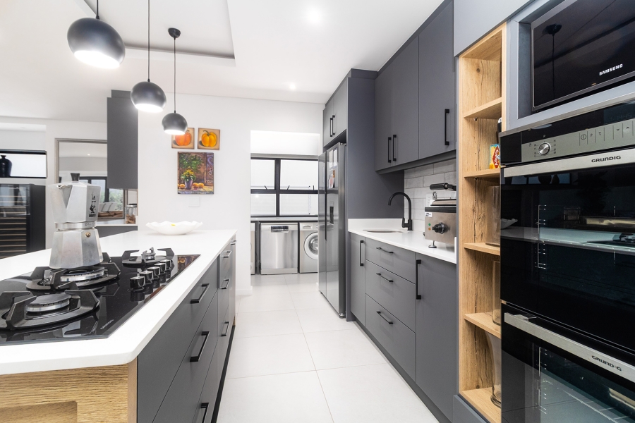 4 Bedroom Property for Sale in Tara Western Cape